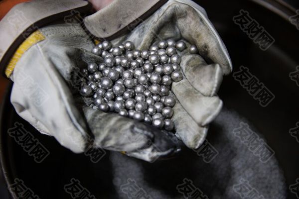 2025年01月03日:镍价暴跌：印尼主导地位动摇全球市场